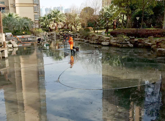 海南藏族景观池淤泥清理